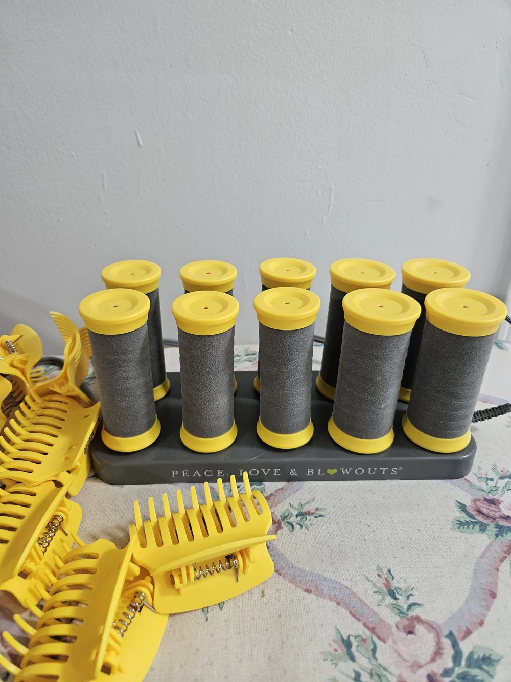 Drybar Roller Club Hot Roller With Clips And Travel Case